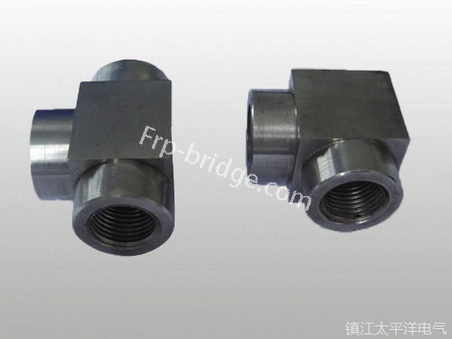 内螺(luo)紋彎(wan)通三(san)通接(jie)頭